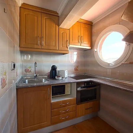 Damas Premium 23f Front - Pool & Parking